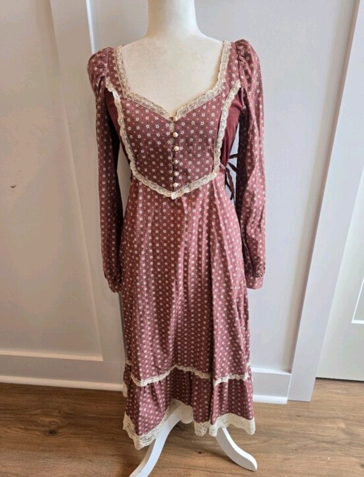 Gunne Sax Vintage Long Sleeve Floral Prairie Dress in Dusty Rose, Size 9