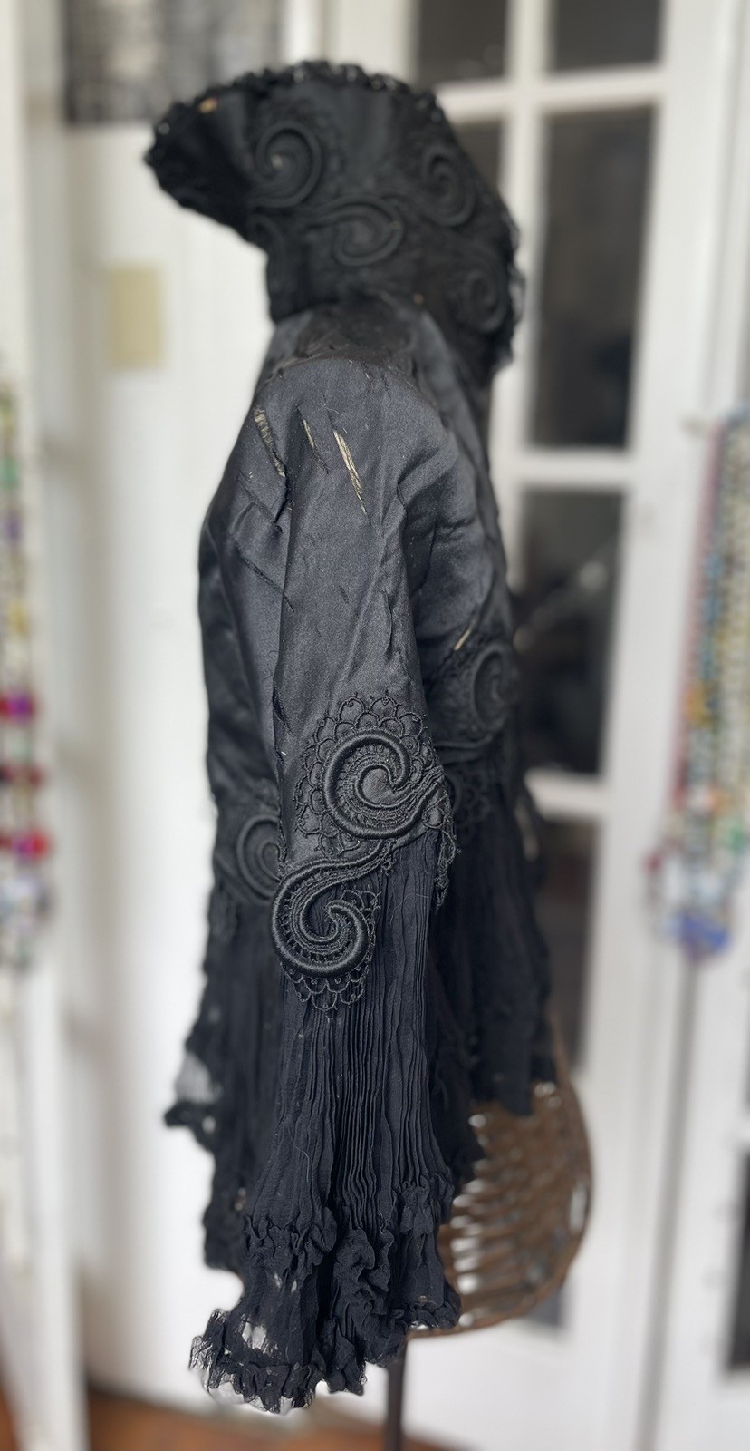 Antique Art Deco Parisian Capelet: 1920s : Small