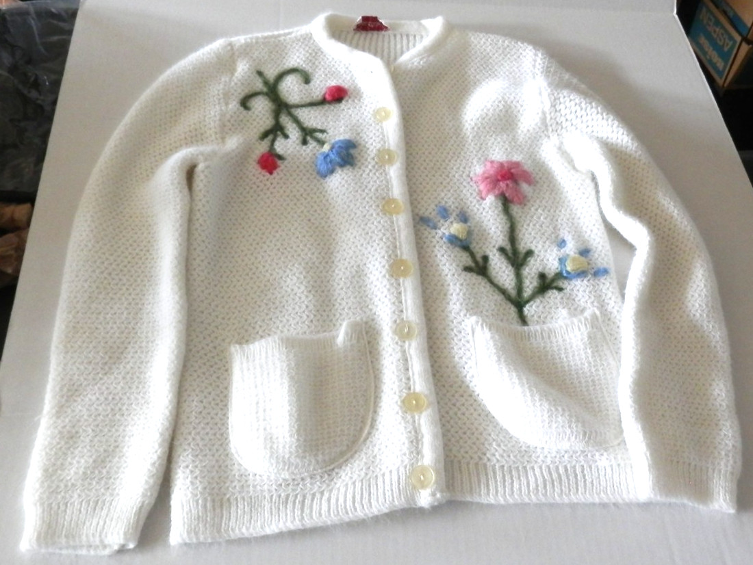 Vintage Women’s Orlon Acrylic Knitted White Floral Sweater Size S