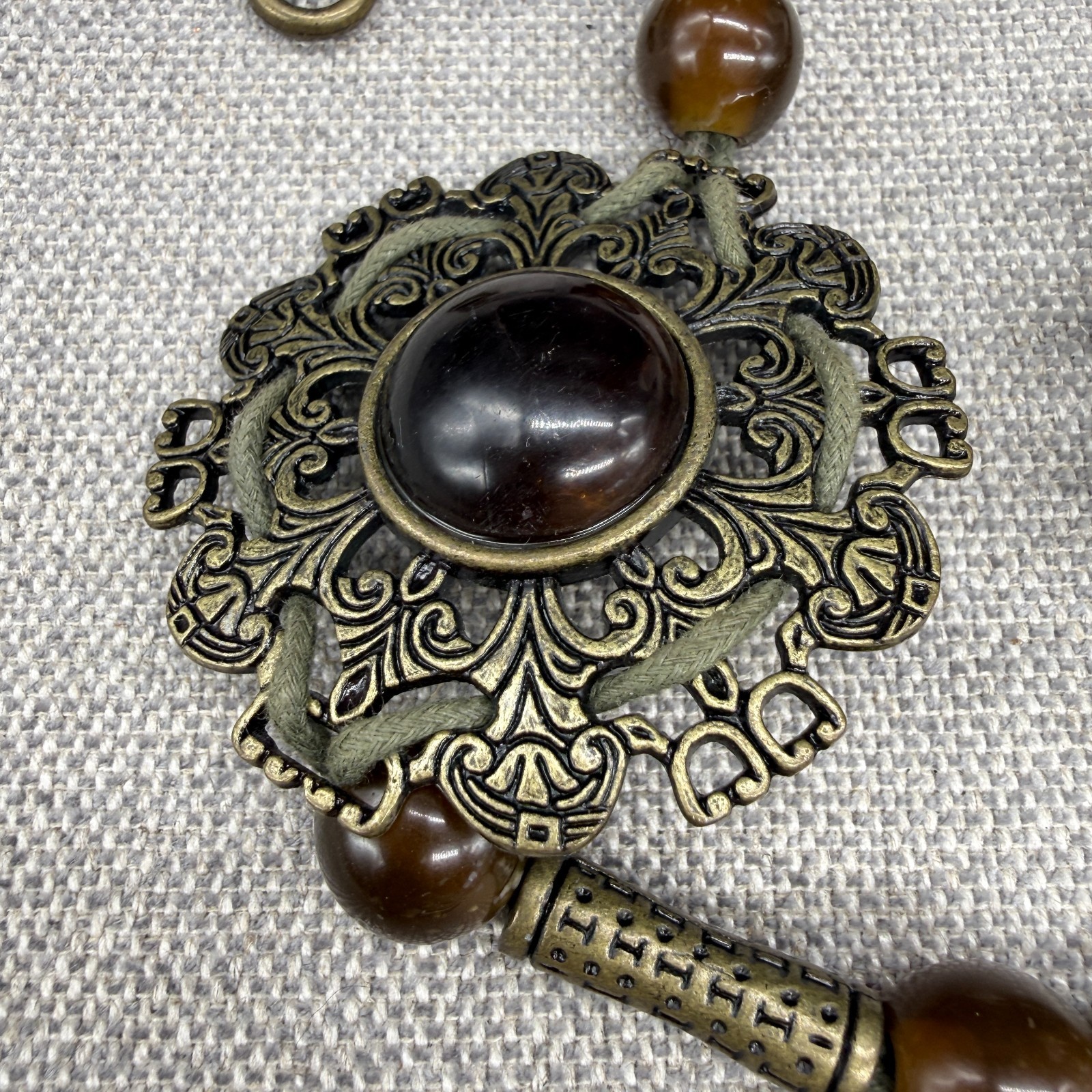 Vintage Chain Belt Brass Toned Floral Medallion Brown Acrylic Cabochons 45 Inch