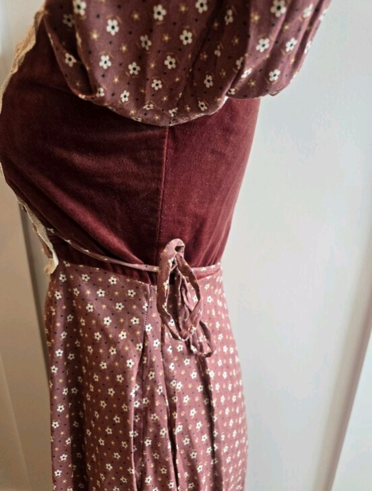 Gunne Sax Vintage Long Sleeve Floral Prairie Dress in Dusty Rose, Size 9