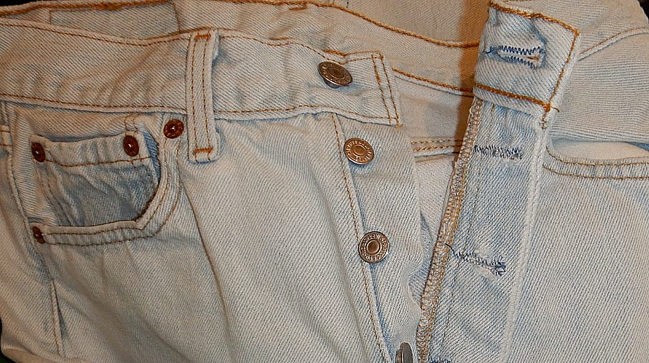90’s Levi’s VTG 501 Button Fly Jeans Women 27.5 x30 Distressed Light Blue-4C