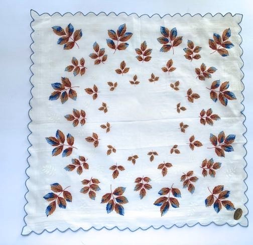 VINTAGE 1950s HANKY AUTUMN FALL SEASON LEAVES NEW W/ TAG BLUES & BROWNS SCALLOP