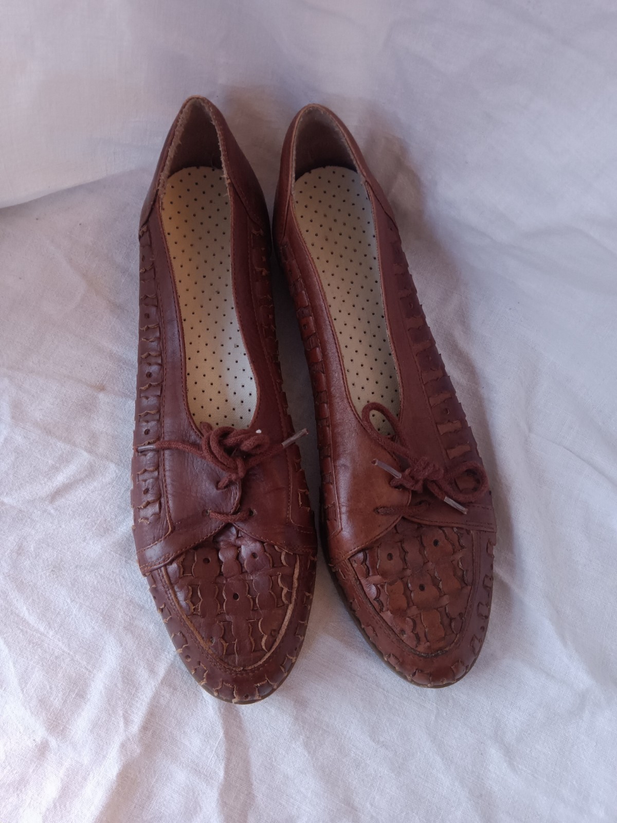 1950s vintage flat womens loafers, Leather Woven Size 9 Padded Insoles Retro
