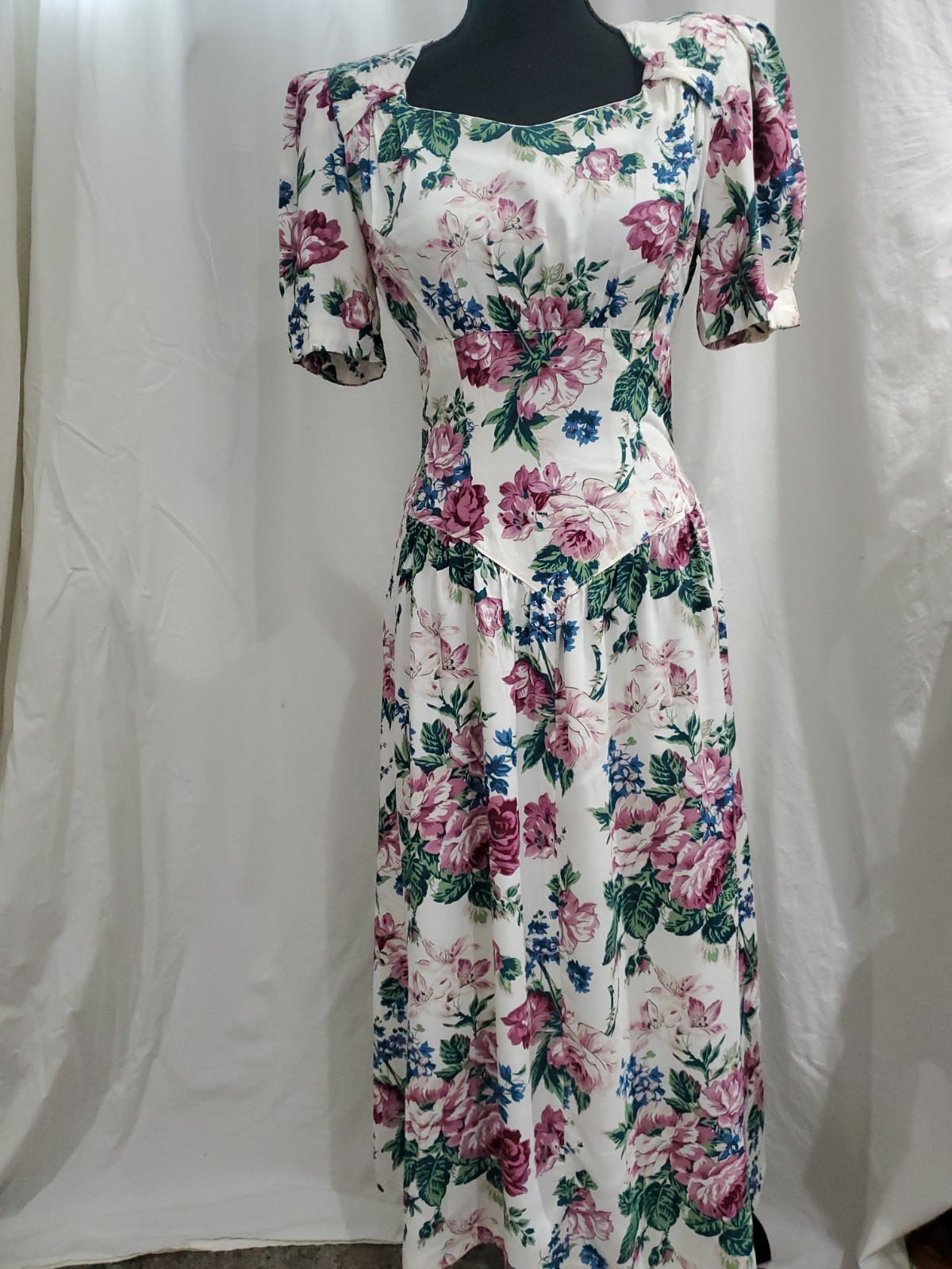 Vintage 1991 Jane Singer Floral Tea Length Dress. Sz 4- read description