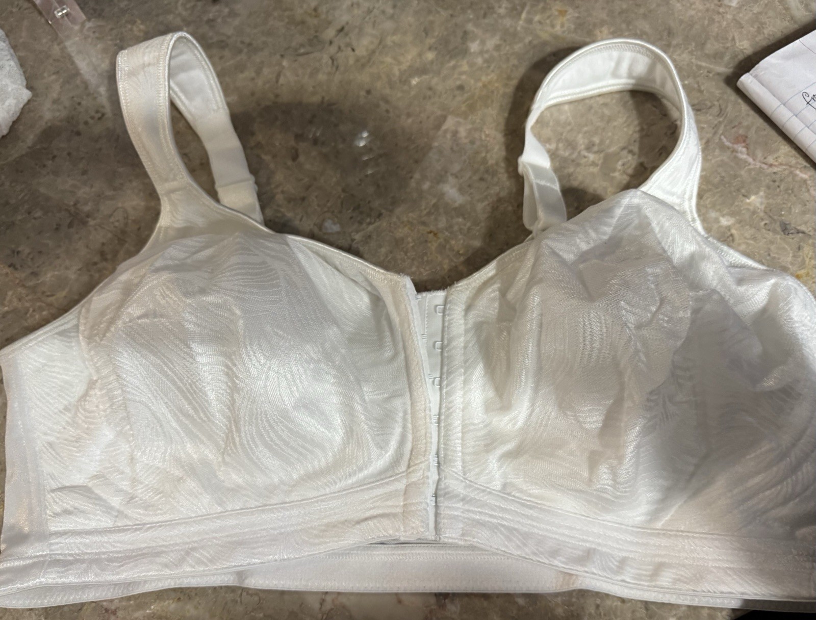 VINTAGE PLAYTEX FRONT HOOK BRA! SIZE 38DD. WHITE. NEW