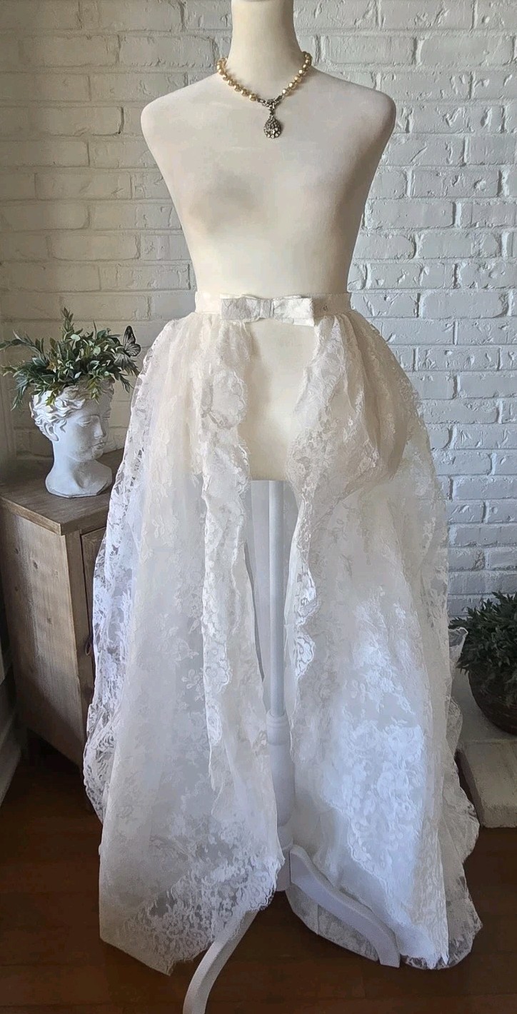 Vtg 1950s Lace Wedding Skirt With Train, Flower & Bow Detail, XS/2