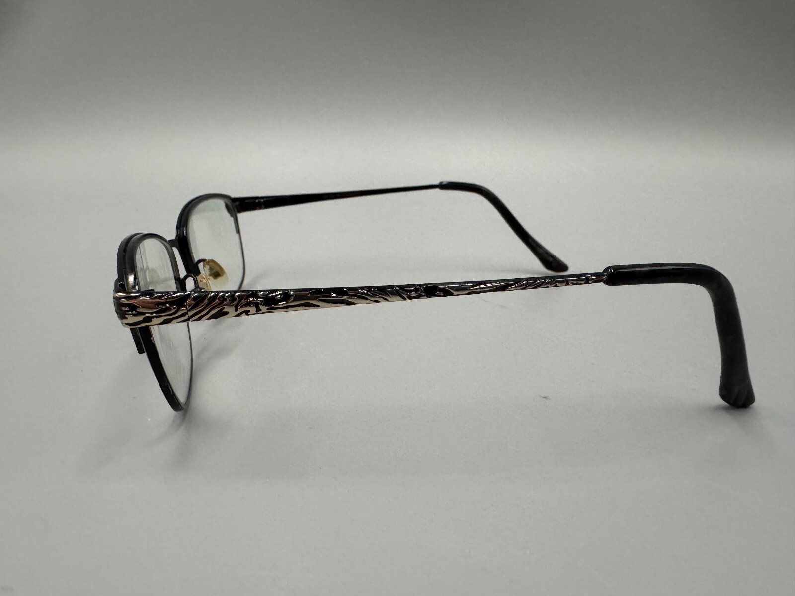 Vintage Women’s Dana Bachman Agnes Eyeglass Frames Prescription Lens 135mm Case