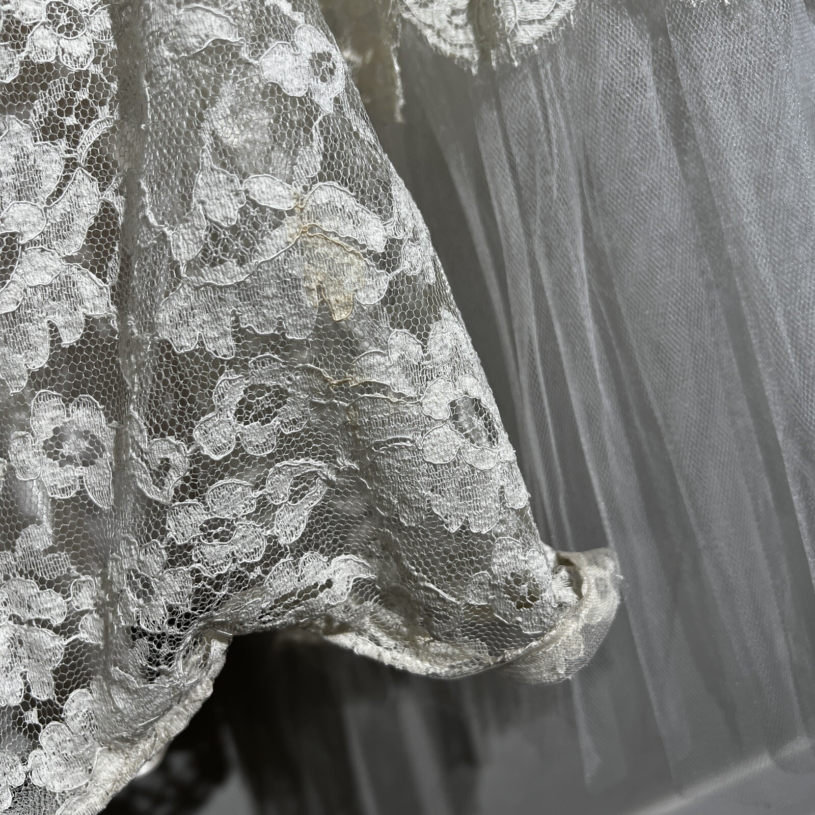 Vintage 1950s 1960s White Tulle + Lace Cupcake Tiered Ruffle Wedding Dress XXS
