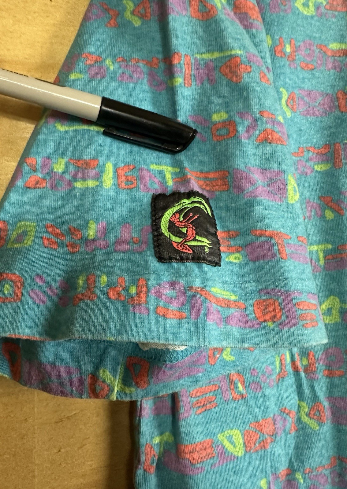 Vtg 80s 90s O’Neill Alien Typing All Over Print Neon Surf T-shirt