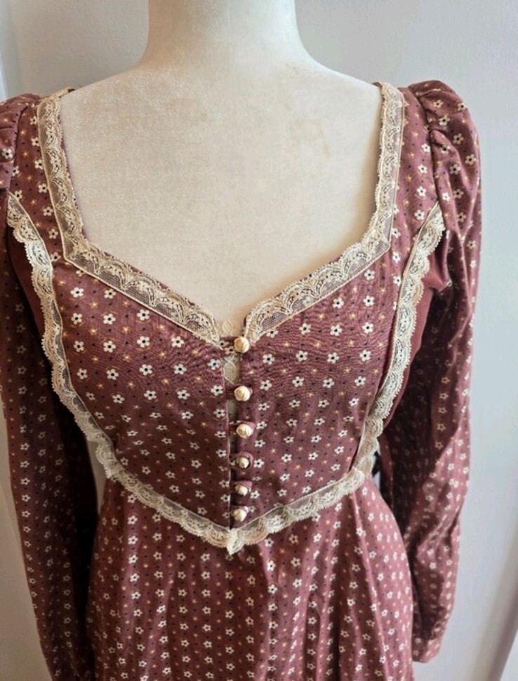 Gunne Sax Vintage Long Sleeve Floral Prairie Dress in Dusty Rose, Size 9