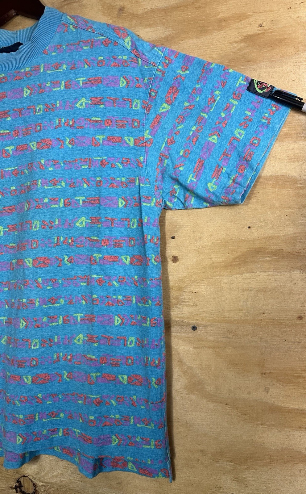 Vtg 80s 90s O’Neill Alien Typing All Over Print Neon Surf T-shirt