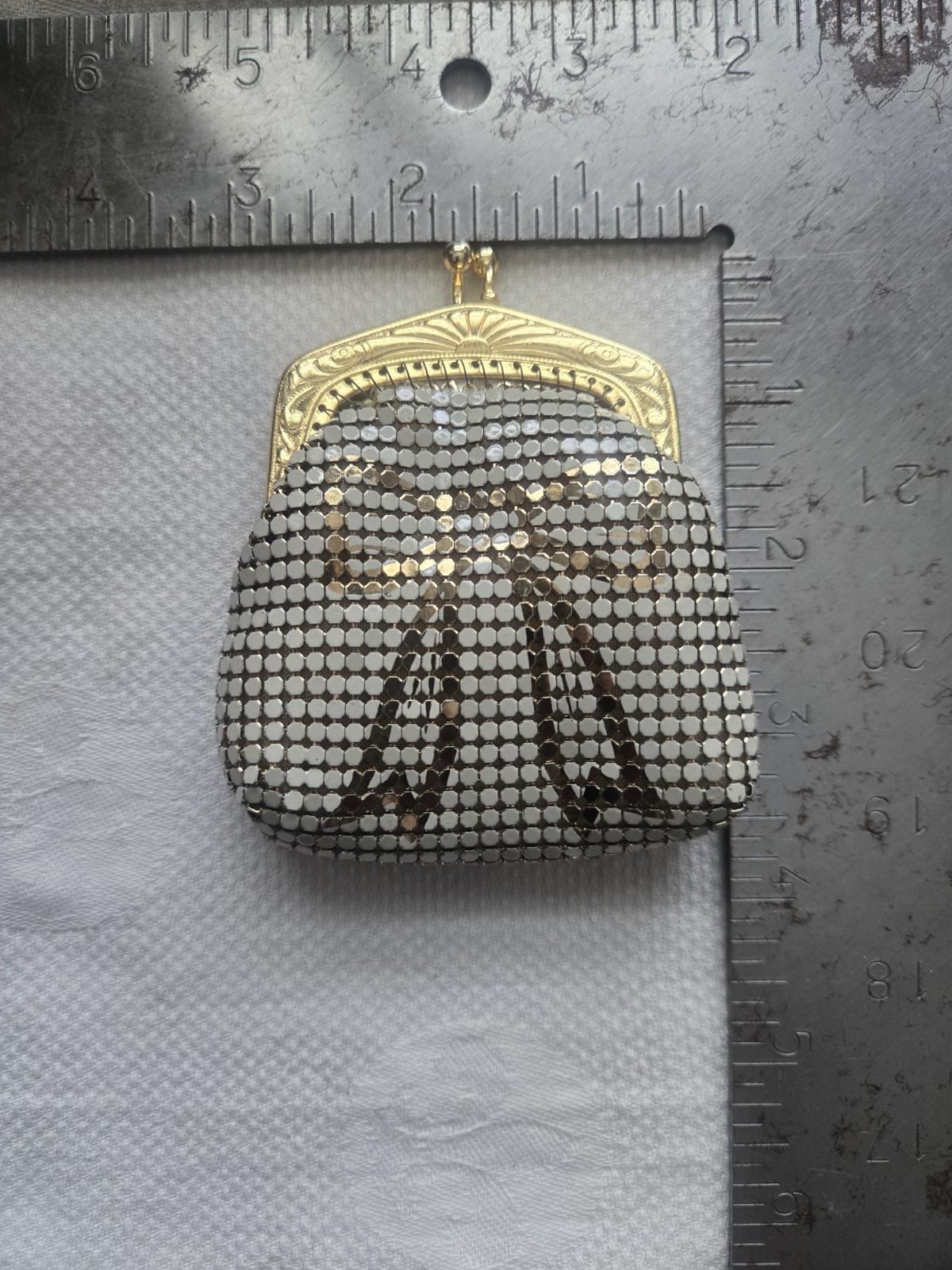 Vintage White And Gold Glomesh Coin Purse