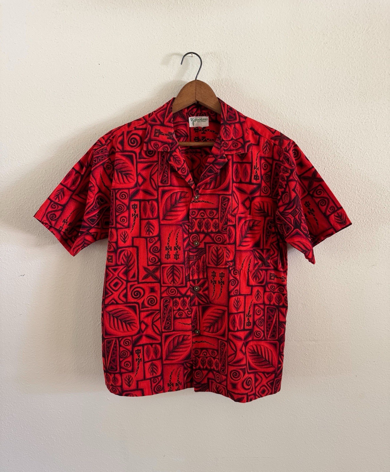 1960s 70s Vtg HOOKANA Novelty Print Hawaiian Shirt Medium Tiki Aloha Surf Red