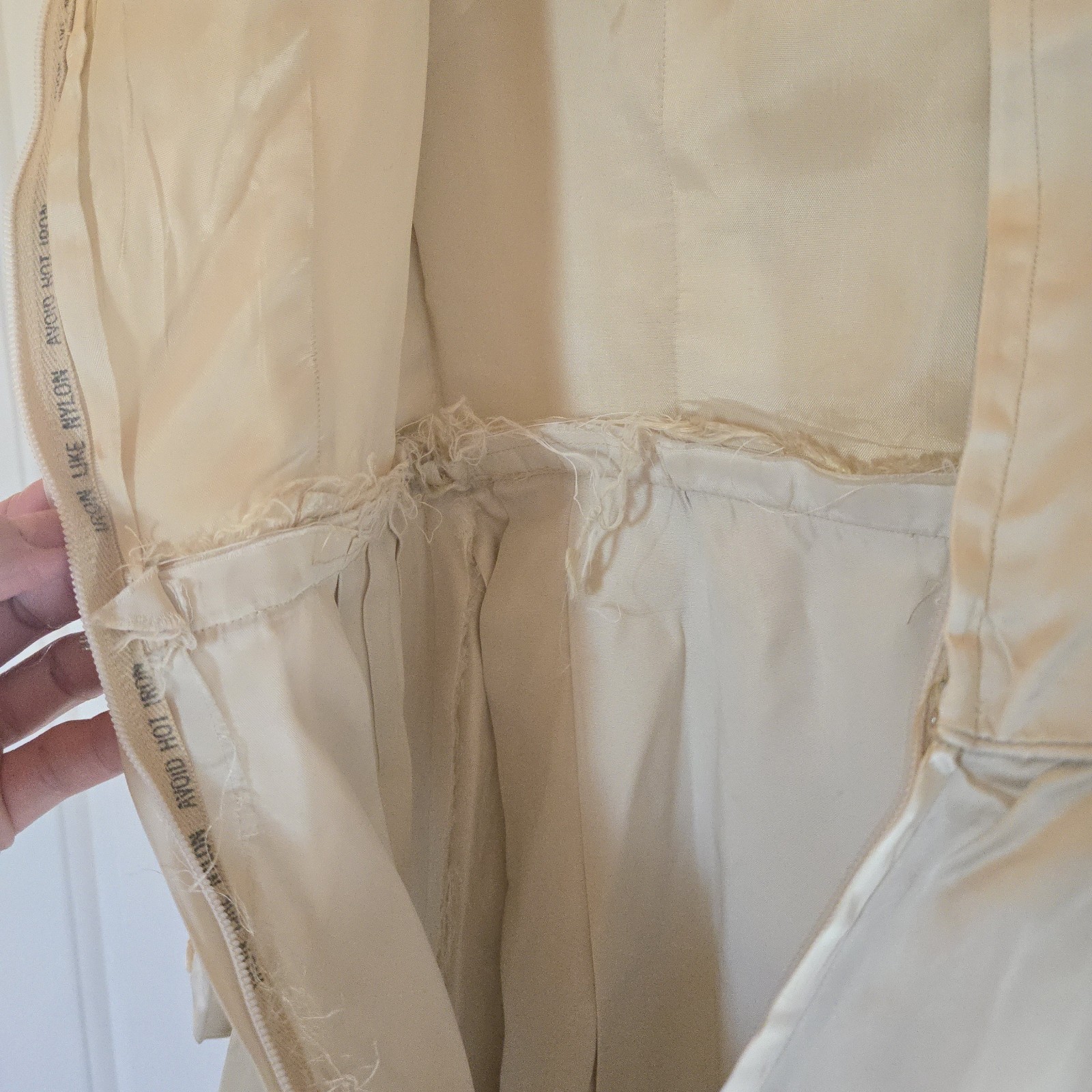 Vintage 1940s Ivory Long Sleeve Satin Wedding Dress. SIZE XS, See Description