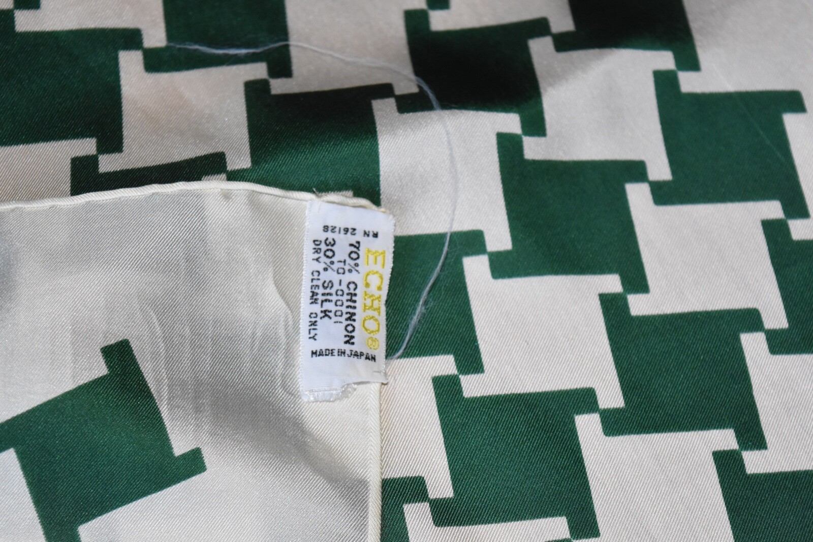 VTG Echo Houndstooth Square Scarf Green White Silk Blnd Heritage St Patricks 26″