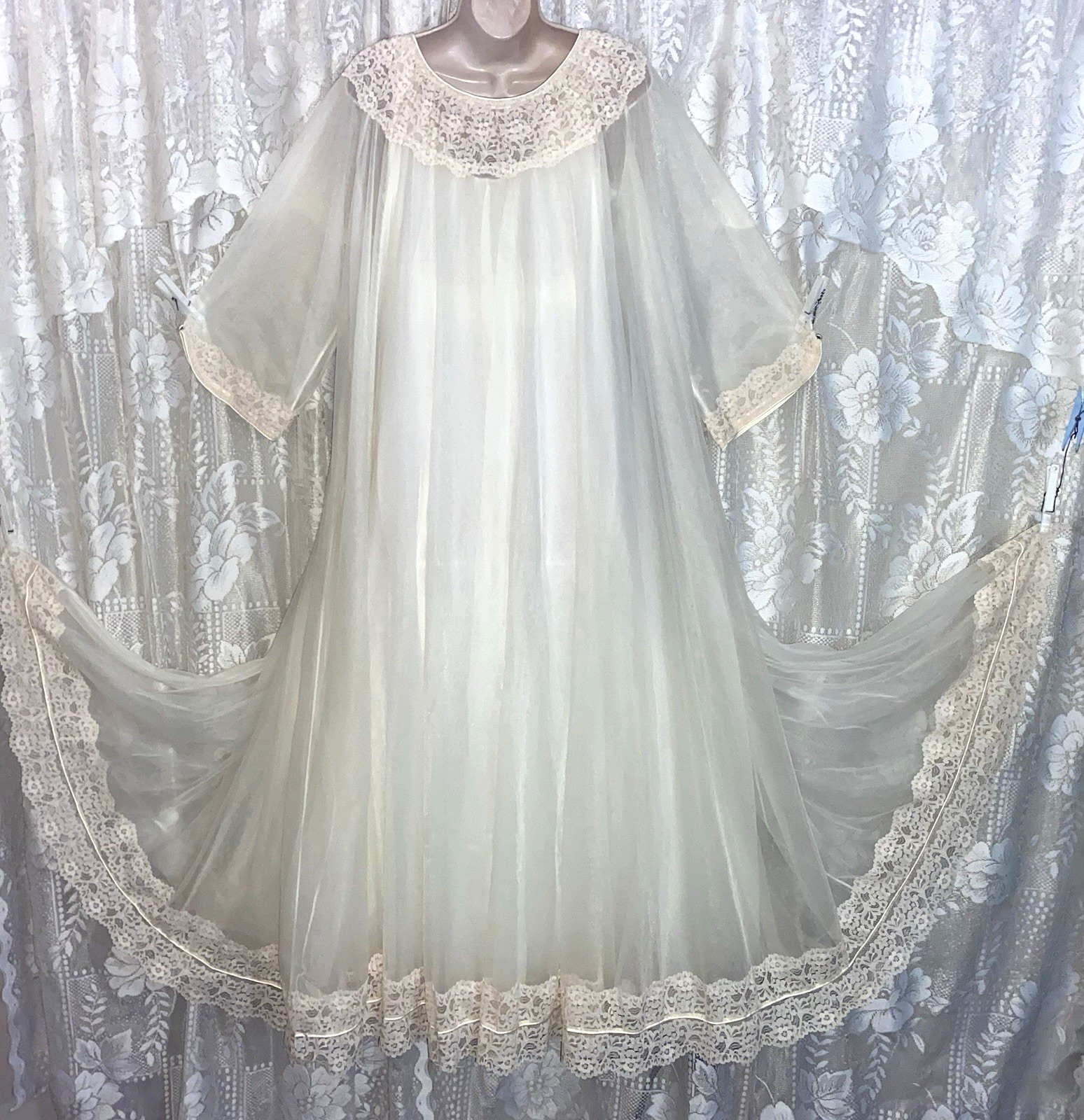 VTG M L INTIME Bridal Ivory Db Sheer Chiffon Peignoir Robe Nightgown Gown Set