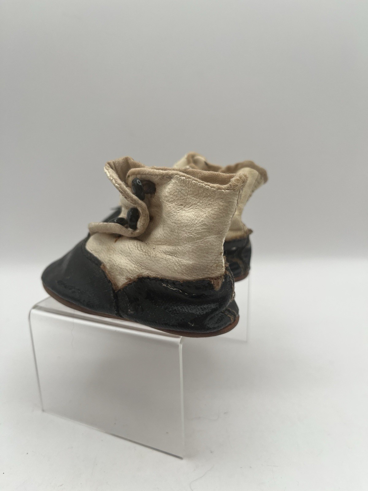 Pair Of Victorian High Top Baby Shoes Black & White Leather Black Buttons Vtg