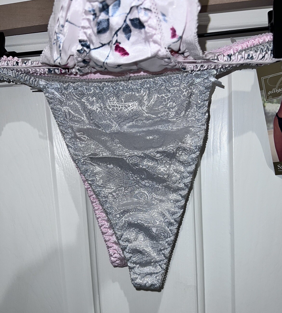 VTG Gilligan & O’Malley Satin Thongs 3 Pack Medium M 6 Pink Gray Floral Sexy