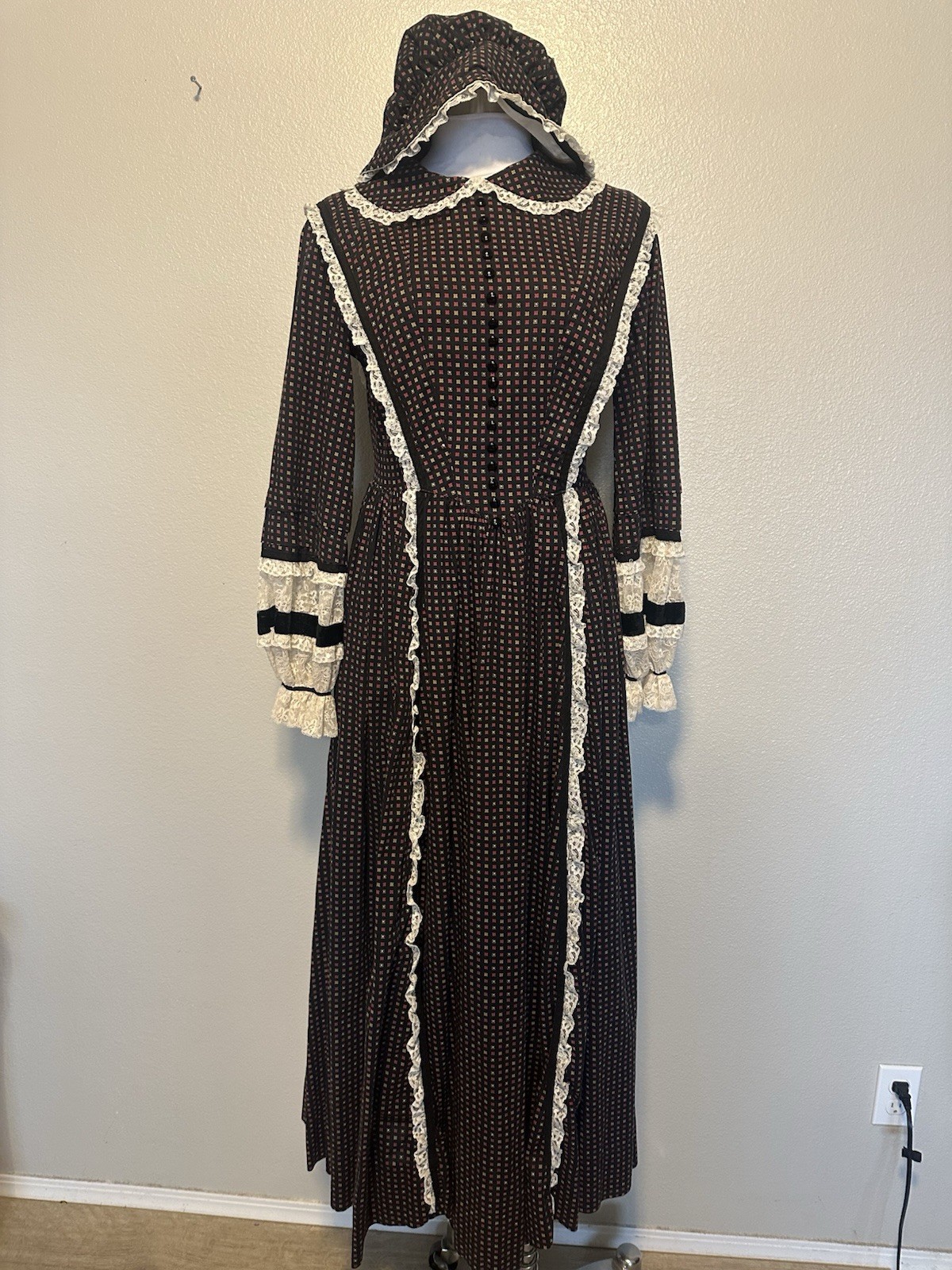 VTG 70s Custom Made Cottagecore Maxi Dress Prairie Floral Cottagecore Maiden