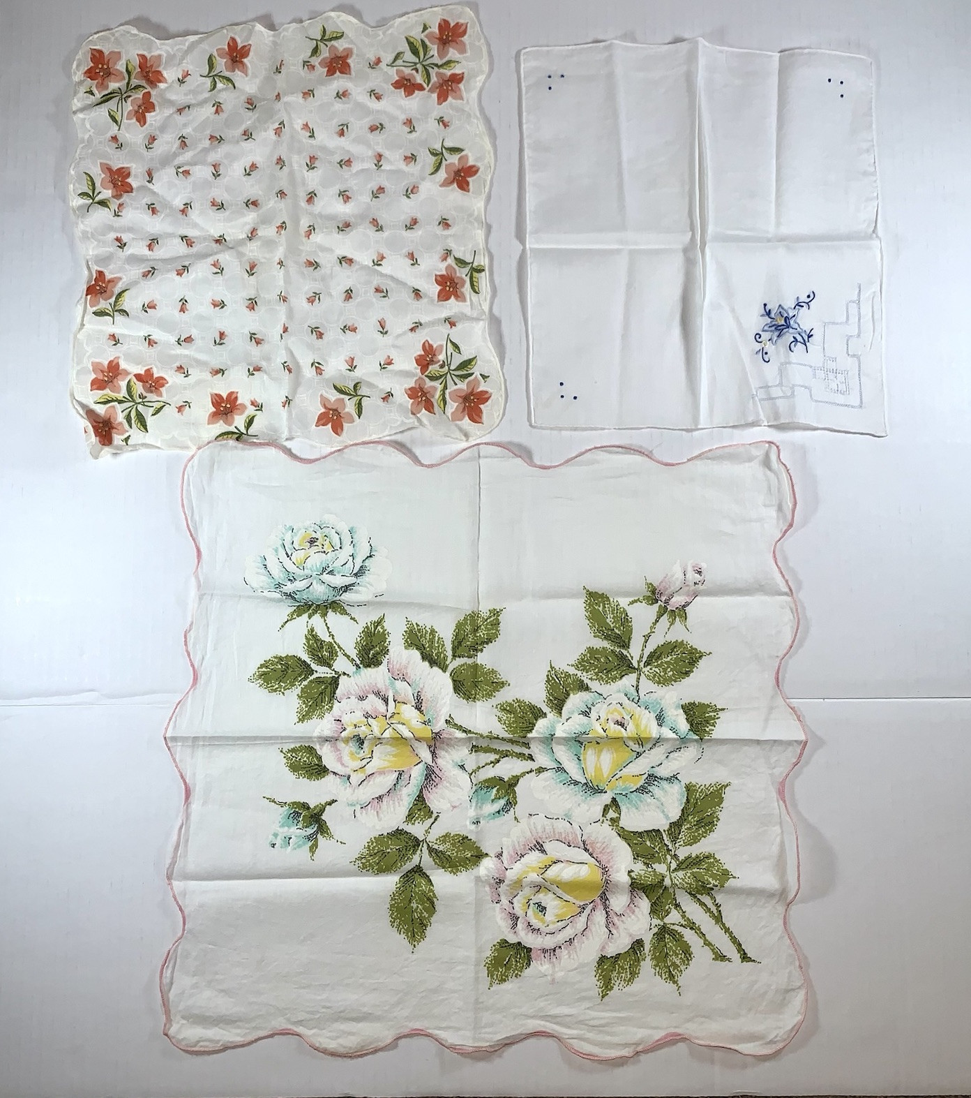 Lot of 3 VTG Estate 50s Floral Unbranded Scalloped Ladies Handkerchiefs EUC