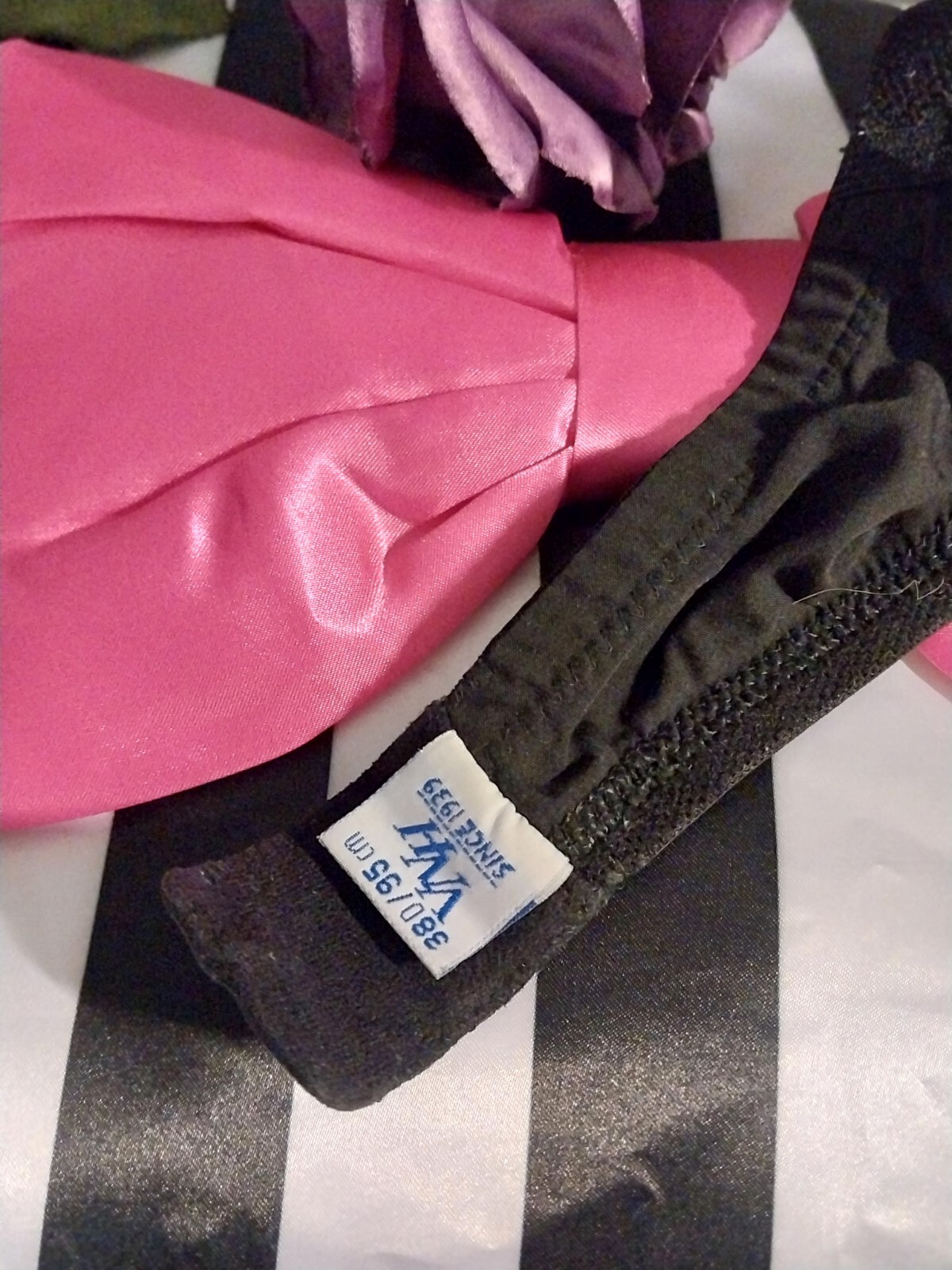 VTG PIN UP POINTY Bra Brassier Glam rock Bombshell DEMURE Office Gal Retro 38D