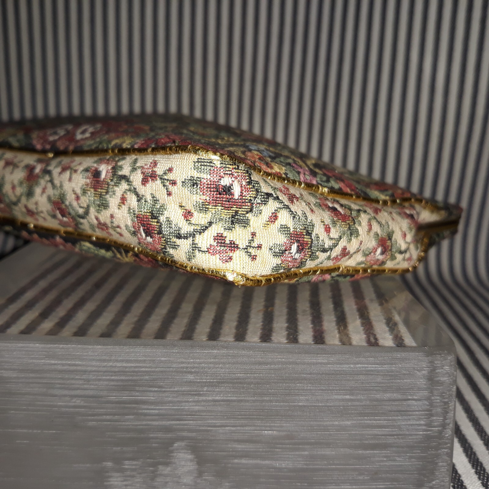 VTG JOLLES AUSTRIA PETIT POINT CASTLE & FLORAL TAPESTRY EVENING HANDBAG PURSE