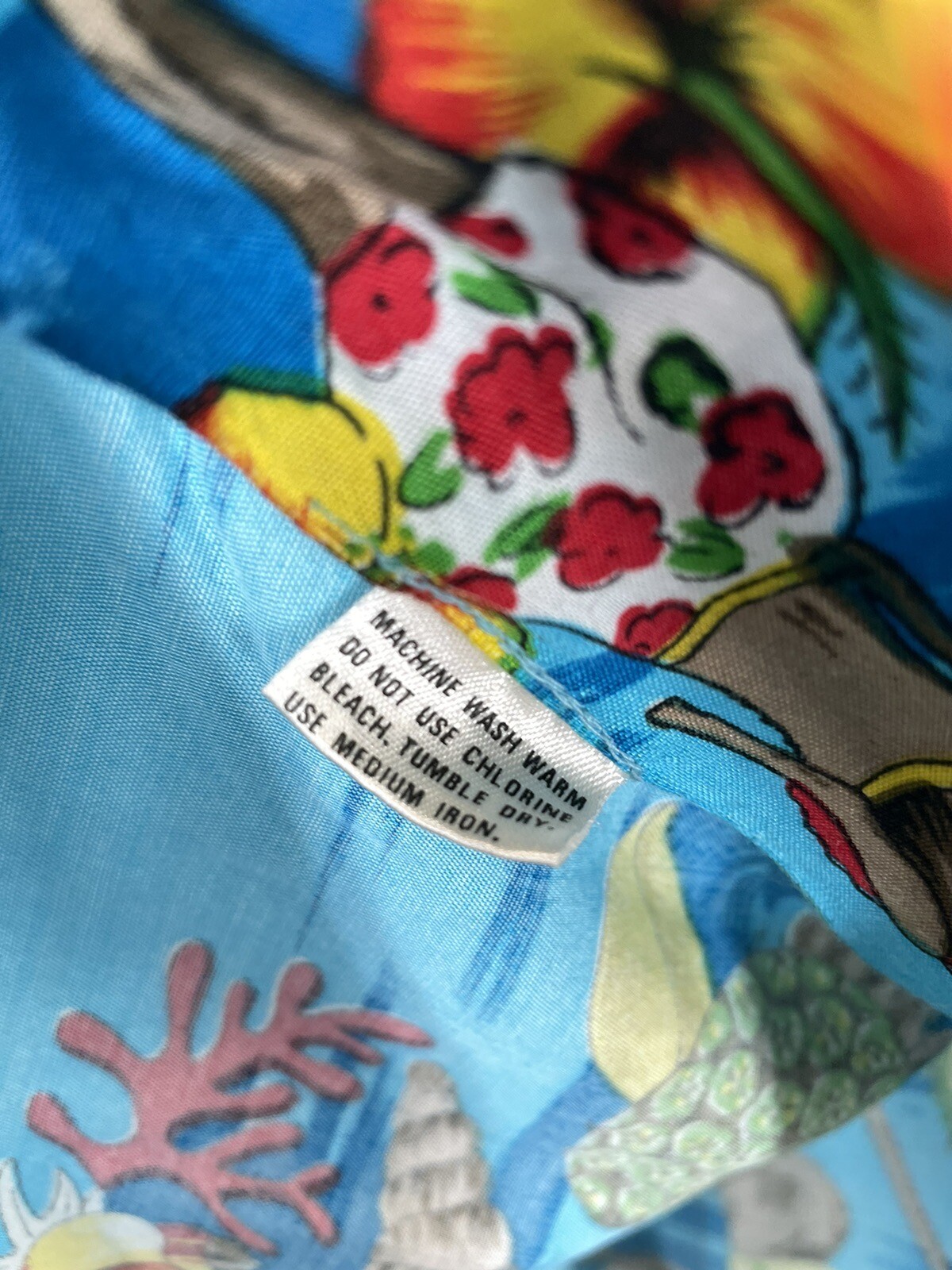 VTG 70s Hawaiian Holiday Hawaiian Shirt Rainbow Volcano RAYON KOREA SZ M (FLAW