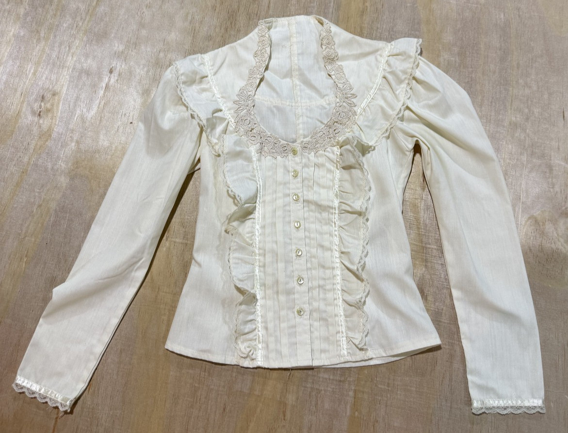 Vintage 1970s Ivory Jessica Gunnies Edwardian Romantic lace collar blouse