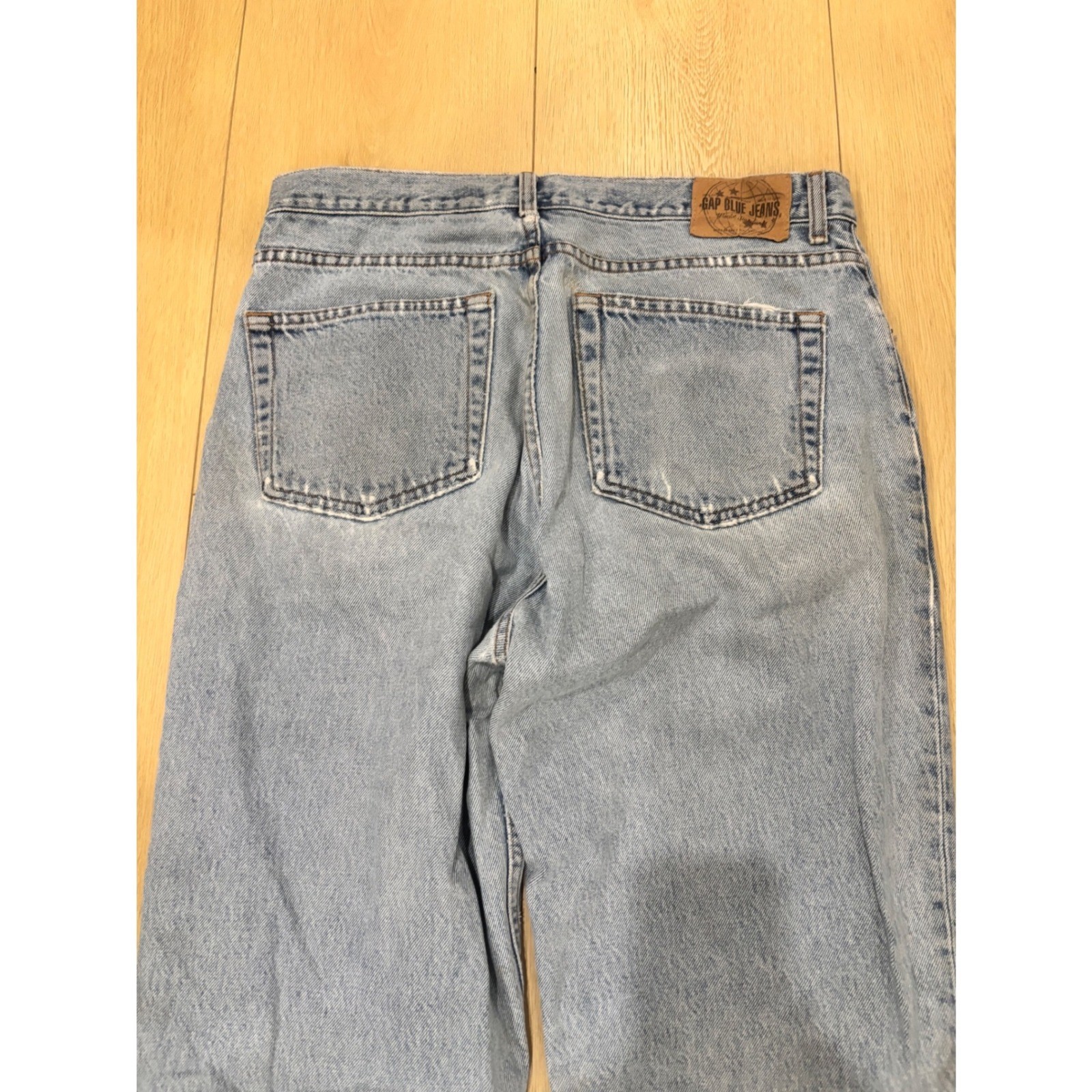 Gap Blue Jeans Easy Fit Mens 33×32 Light Wash Straight Leg Denim Made in USA
