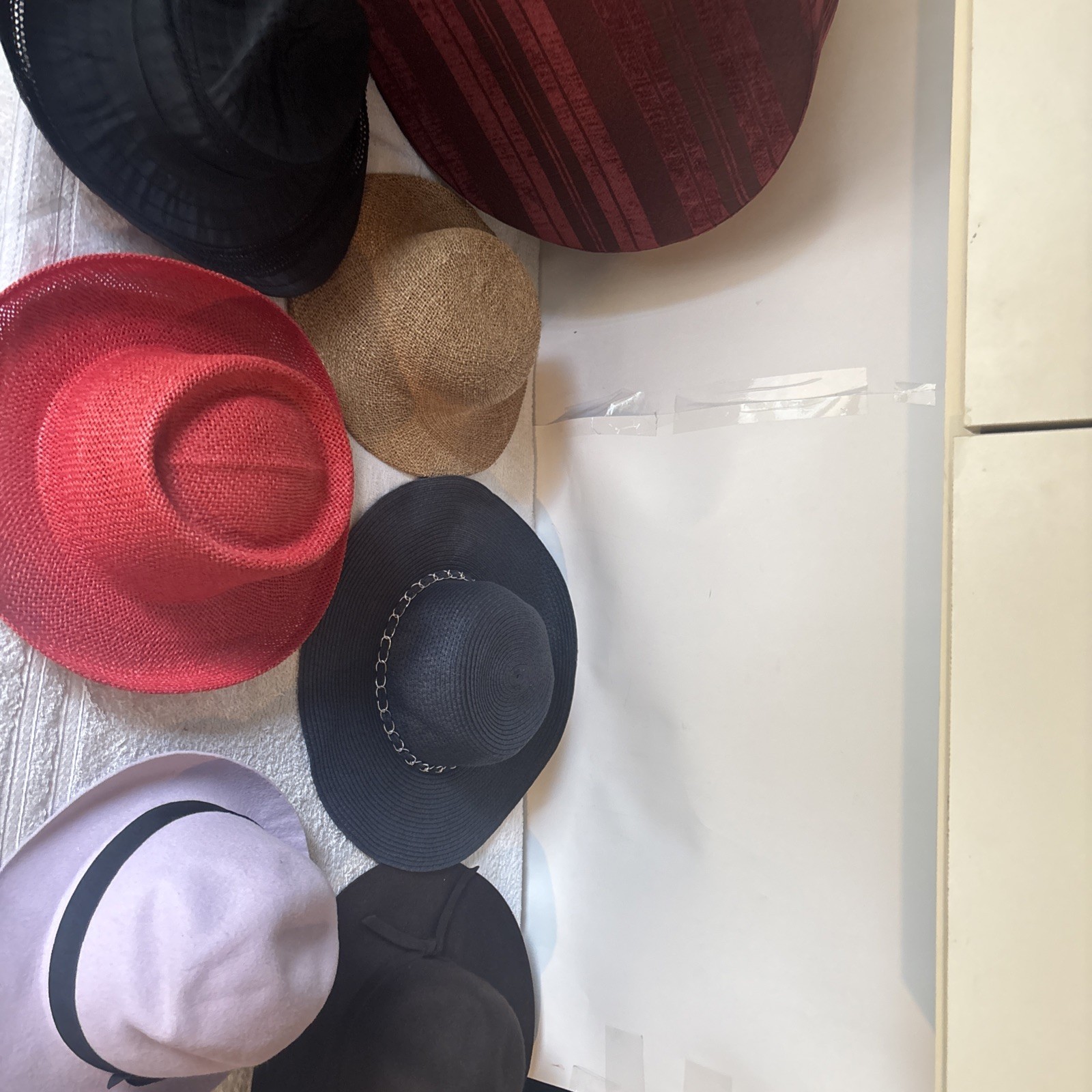 Lot Of 5 Hats And A Red Velvet Hat Box
