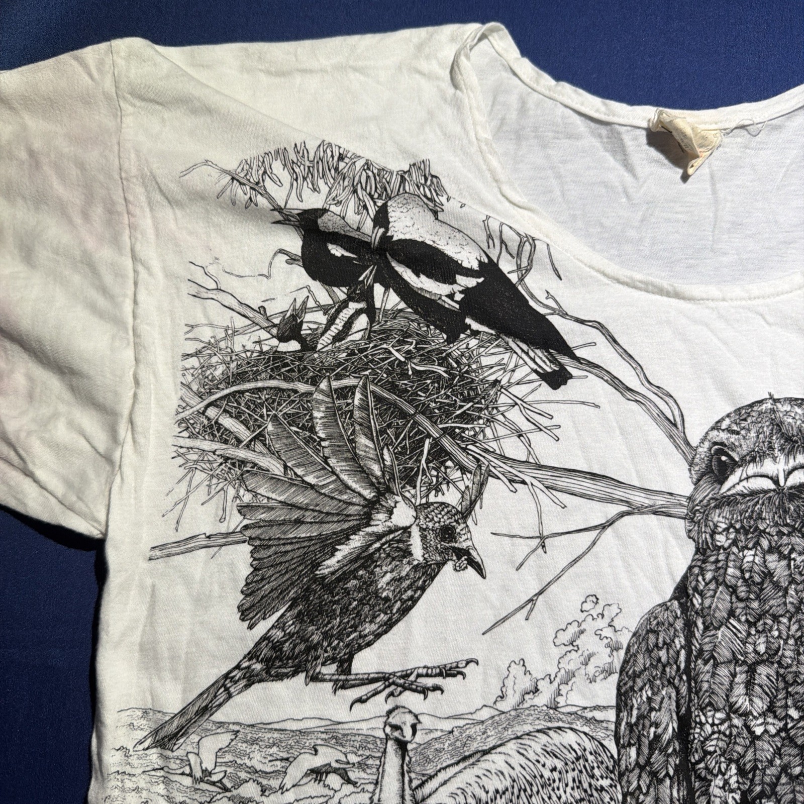 Vintage Sz 44 70s 80s White Australian Animals Birds Endangered Species T Shirt