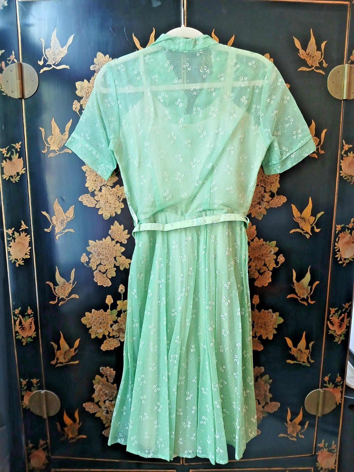 Vintage 1950s Handmade Apple Green Embroidered Tea Dress Size US6 UK10