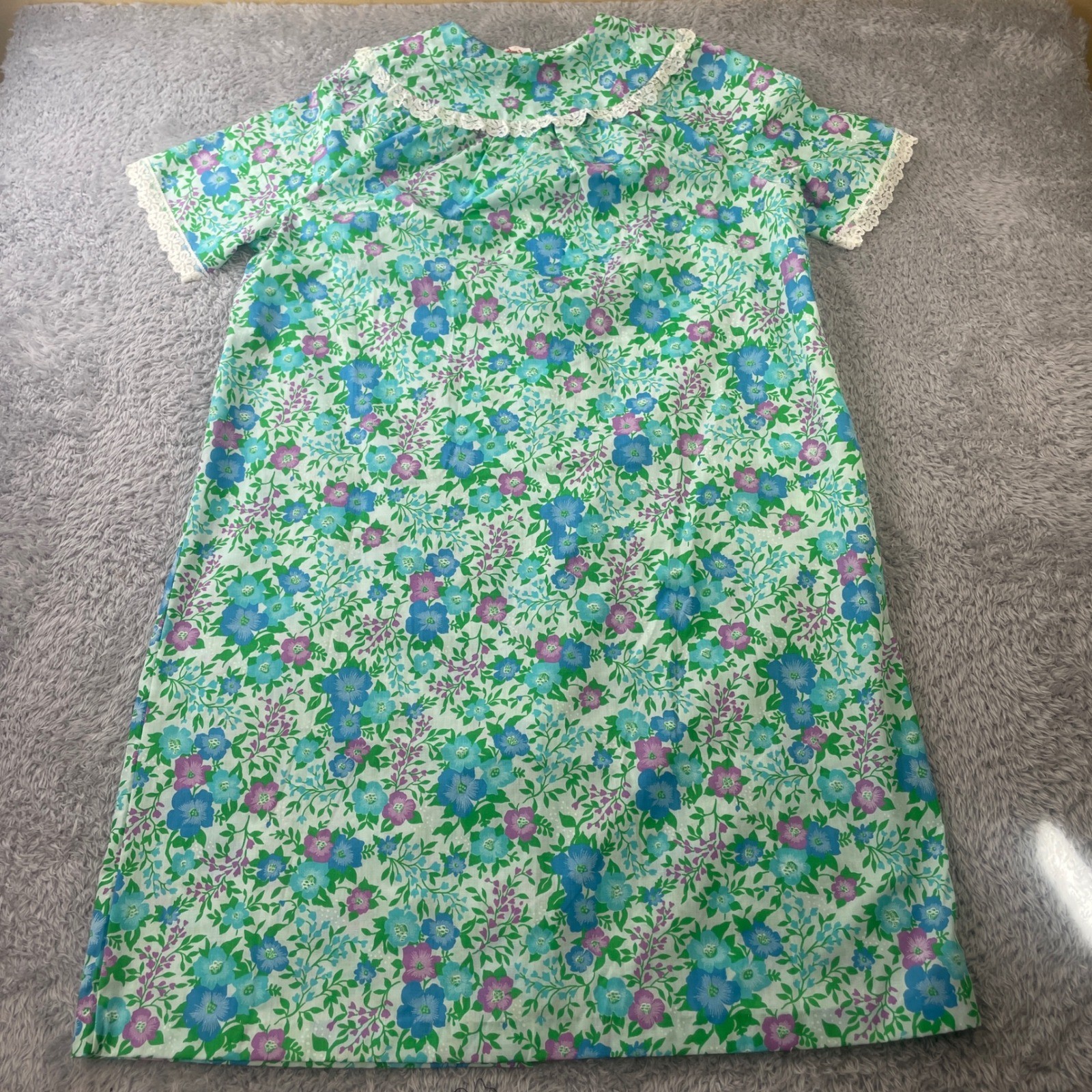 Leisure Time House Dress Women 10 Blue Floral Vintage Lace Trim Pearl Snap Robe