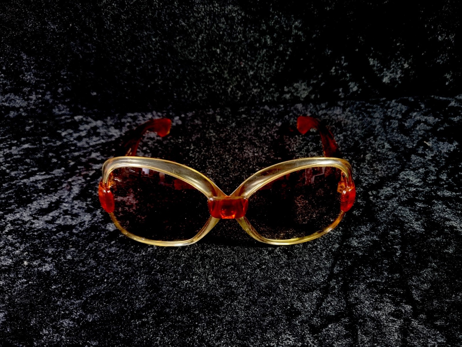 Original YSL Yves Saint Laurent Sunglasses Model France 541 Vintage 1970s