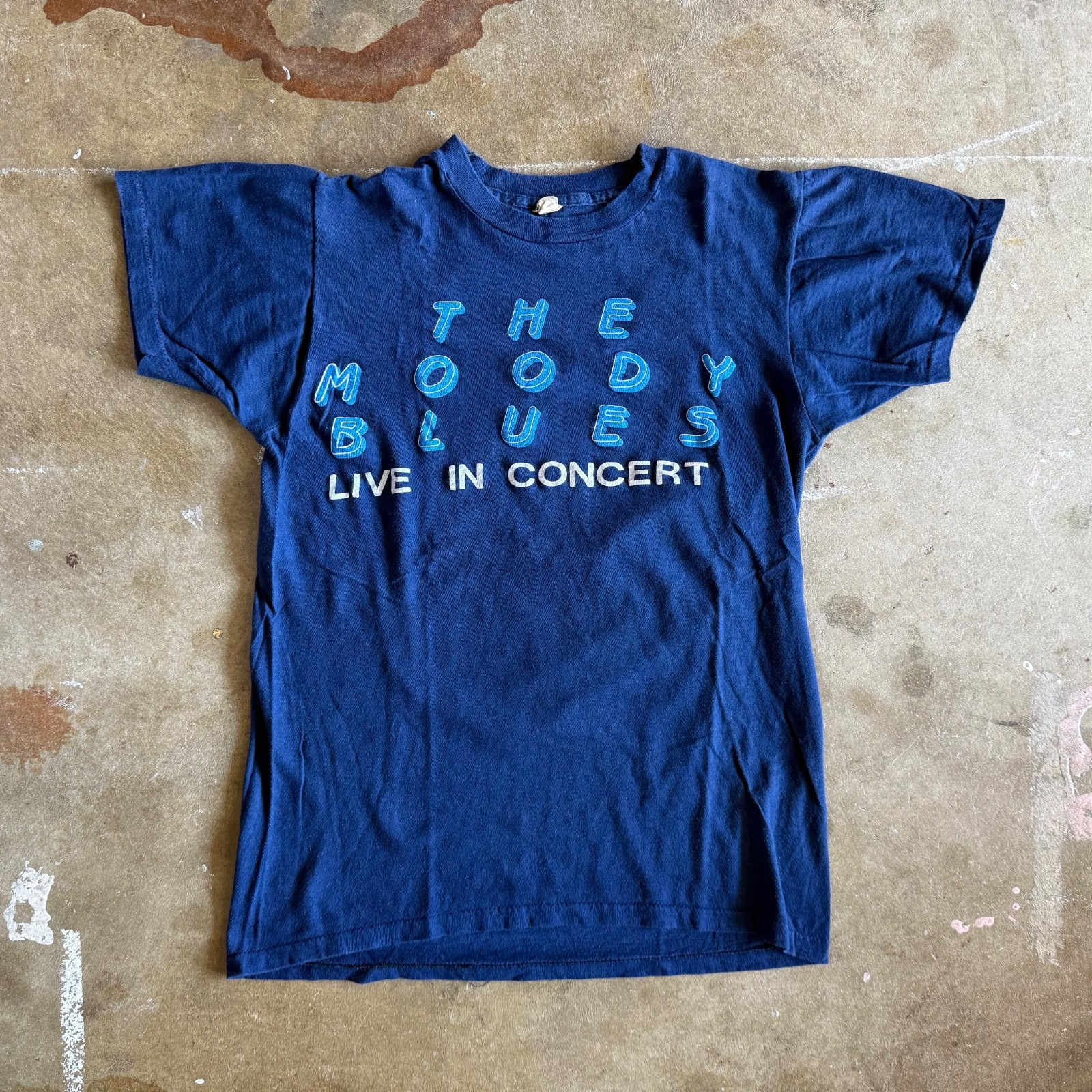 1983 VINTAGE 80s THE MOODY BLUES LIVE IN CONCERT T-SHIRT ADULT SZ S 70s