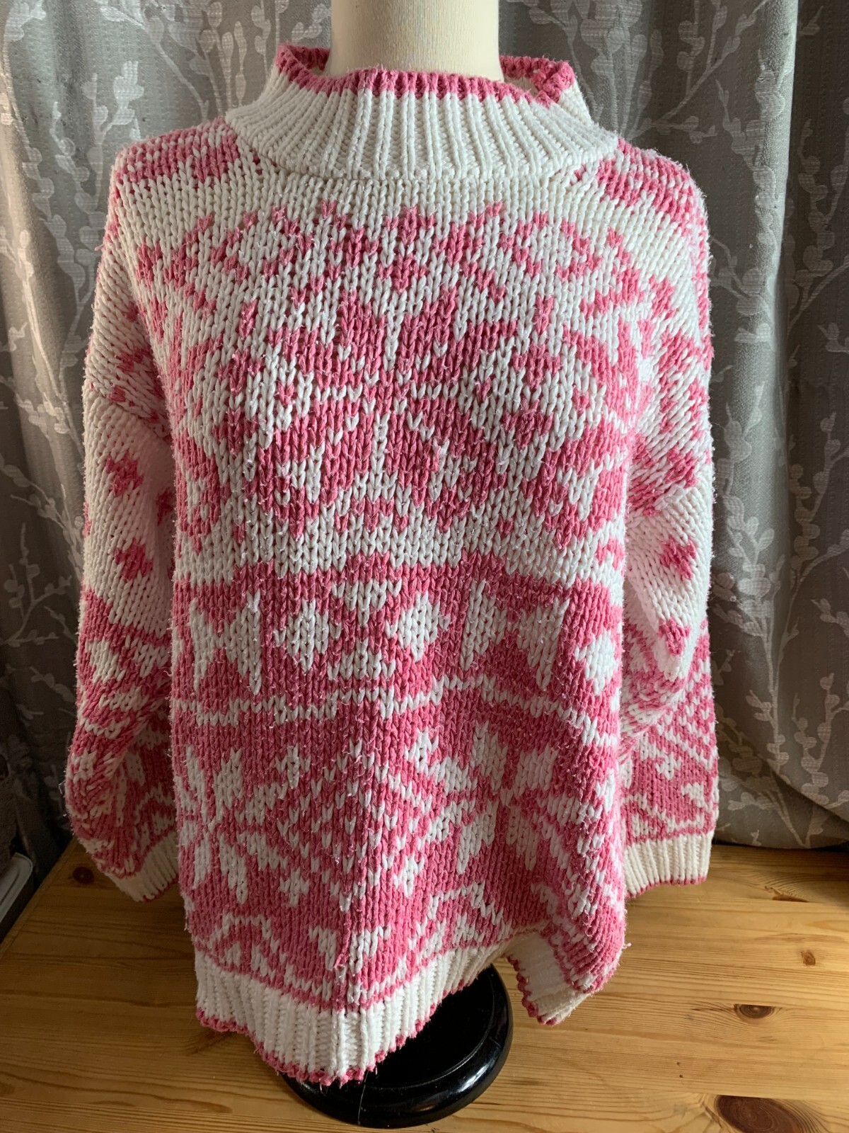 Vtg 80’s Nuovo Industriale Women’s Medium Pink and White Sweater