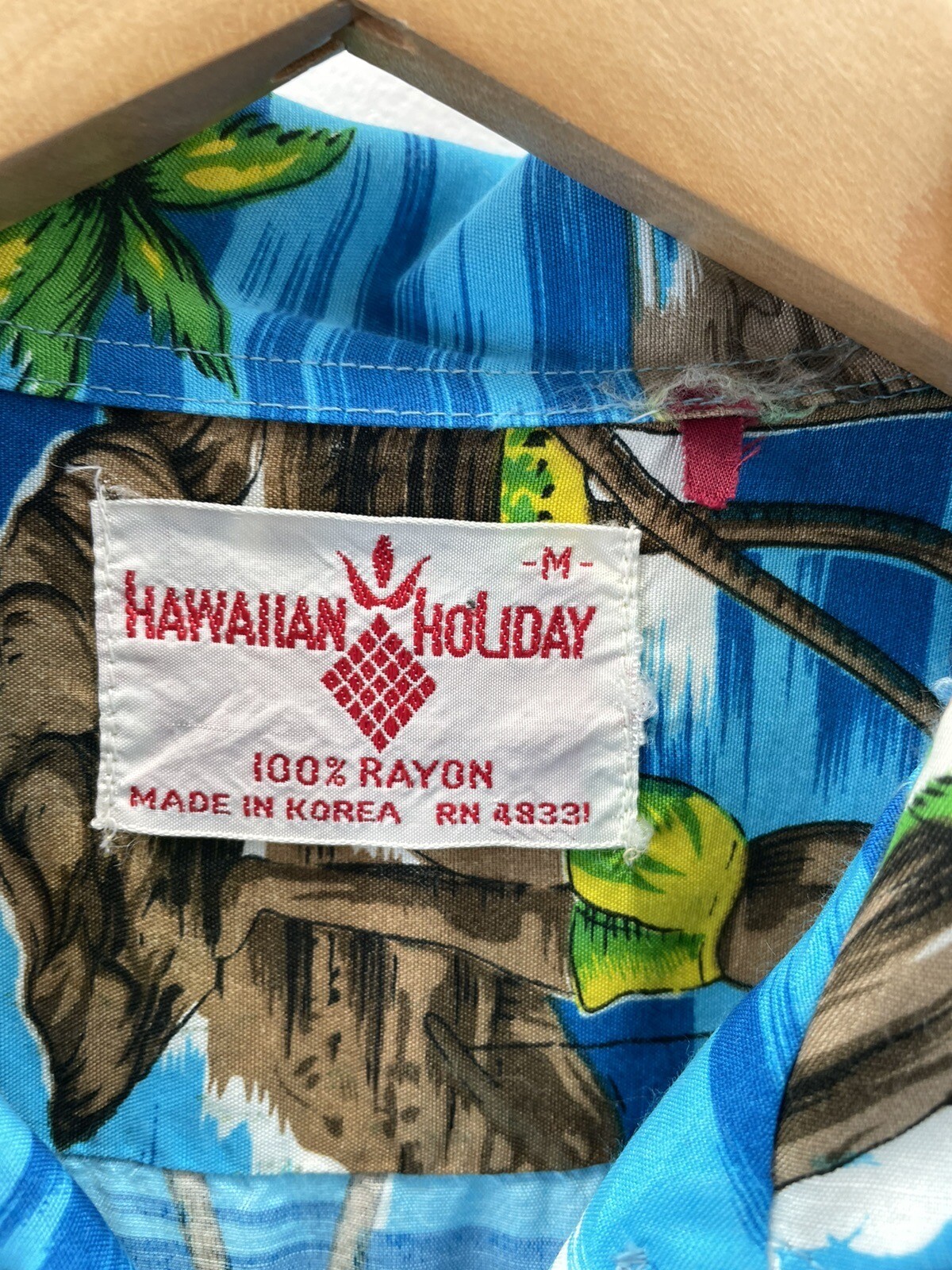 VTG 70s Hawaiian Holiday Hawaiian Shirt Rainbow Volcano RAYON KOREA SZ M (FLAW
