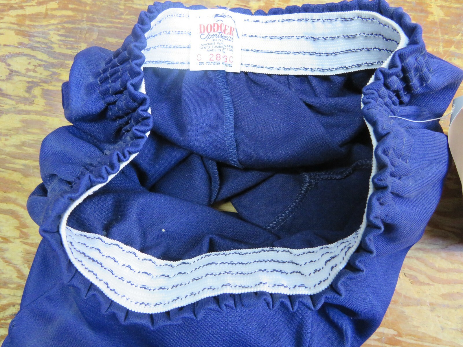 Vintage NOS 70’s Dodger gym running Shorts Youth Small Sizing Dark Blue (1)