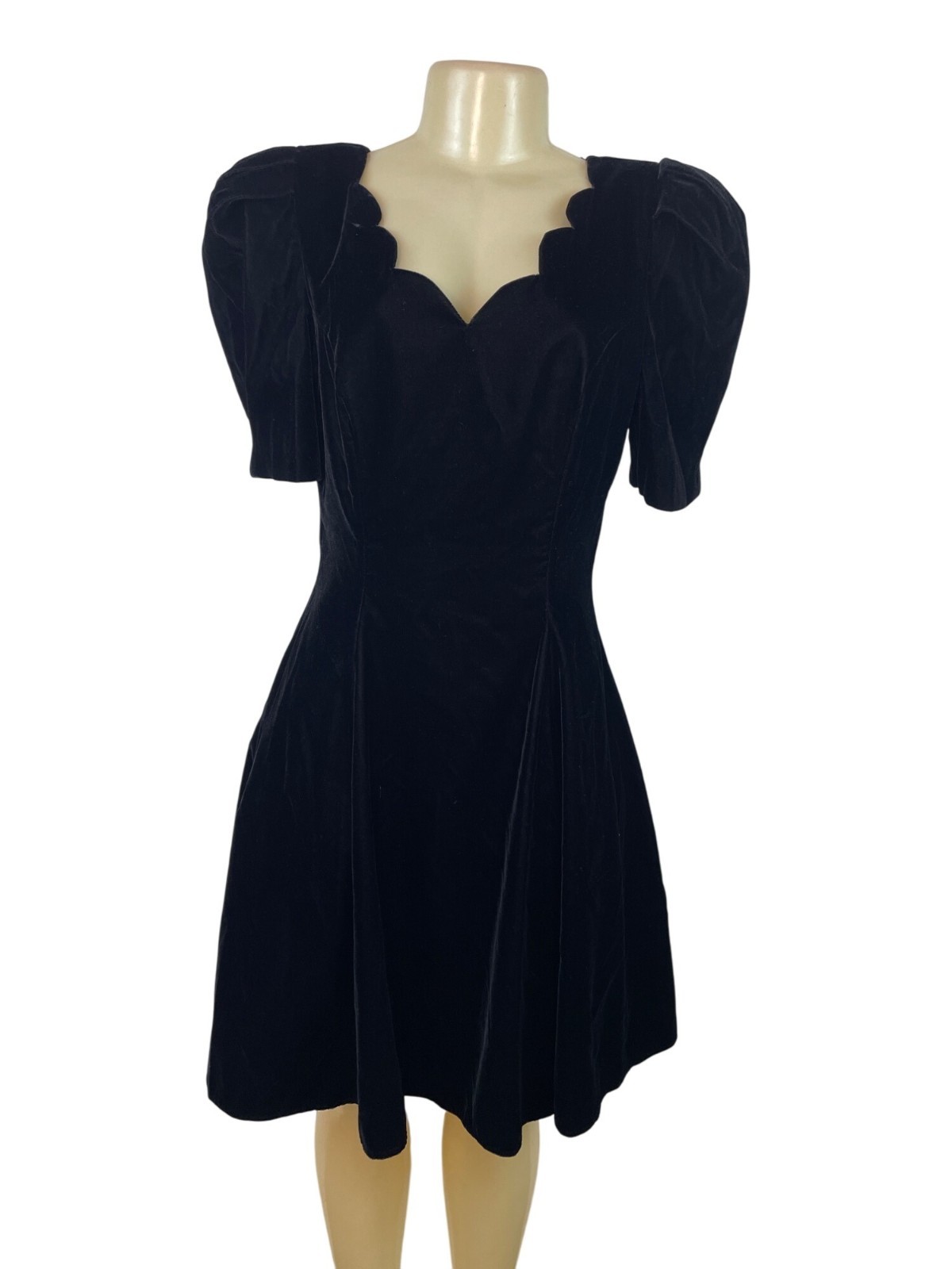 Vintage Black Velvet Scalloped Neckline Dress By Joanna Simon For Jump Size 11