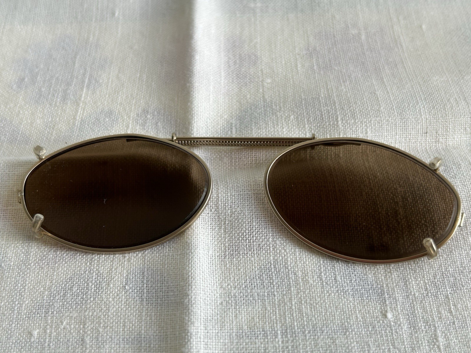 Vintage 90’s Polarized Clip On Sunglasses Gold Tone Metal Frame & Brown Lenses