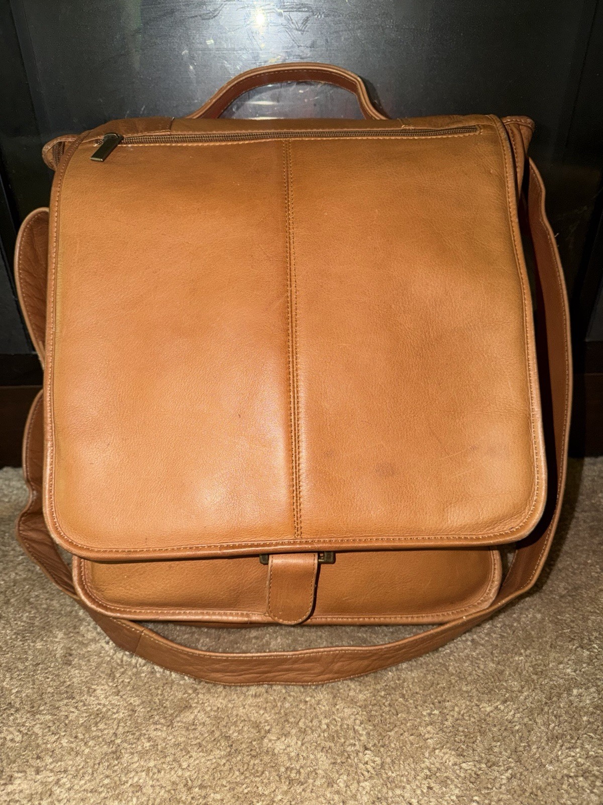 Vintage Wilson’s Leather Crossbody/or Shoulder Large Bag. Preowned But Good Cond