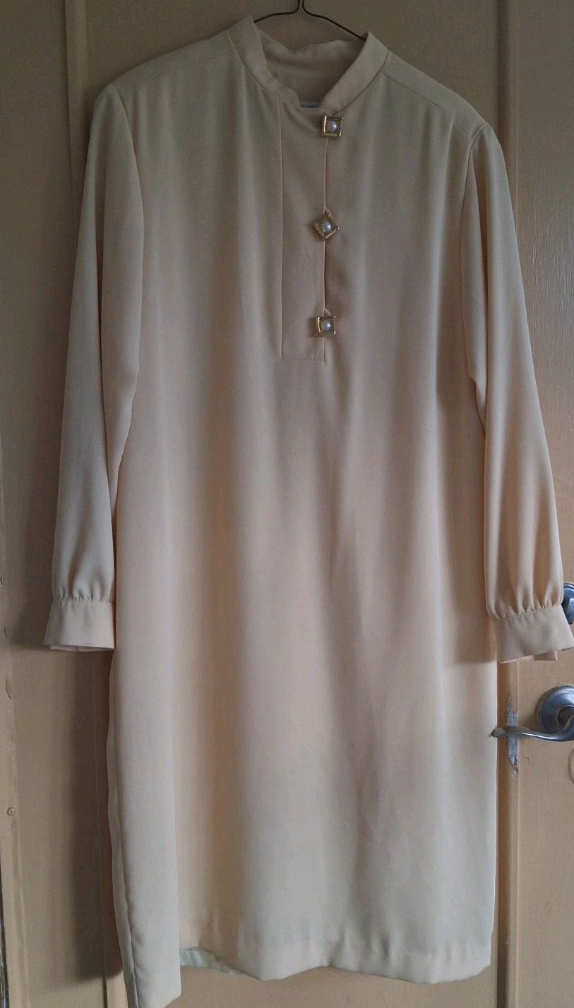 Cocktails Evening, Formal Leo Narducci Butter Yellow Vintage Sheath Pearl Button