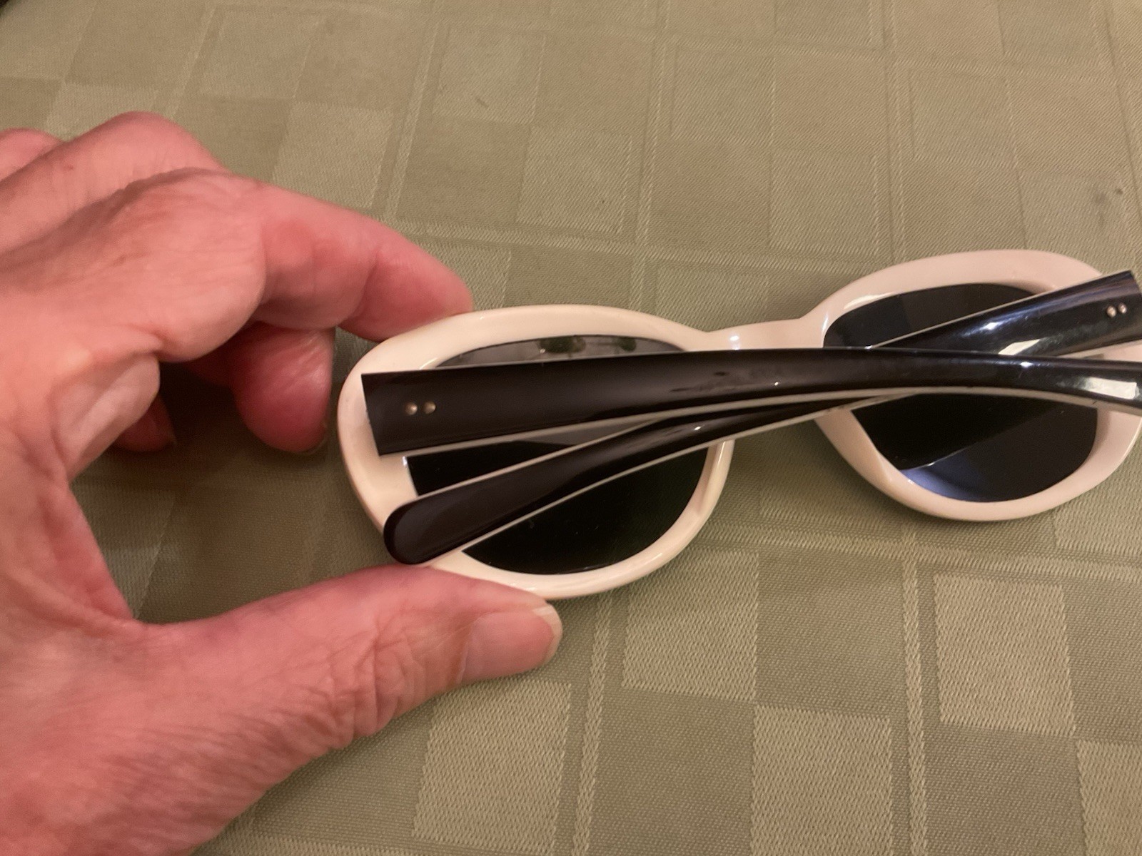 VINTAGE OVAL BLACK & WHITE Mid-century SUNGLASSES “MADE IN FRANCE”