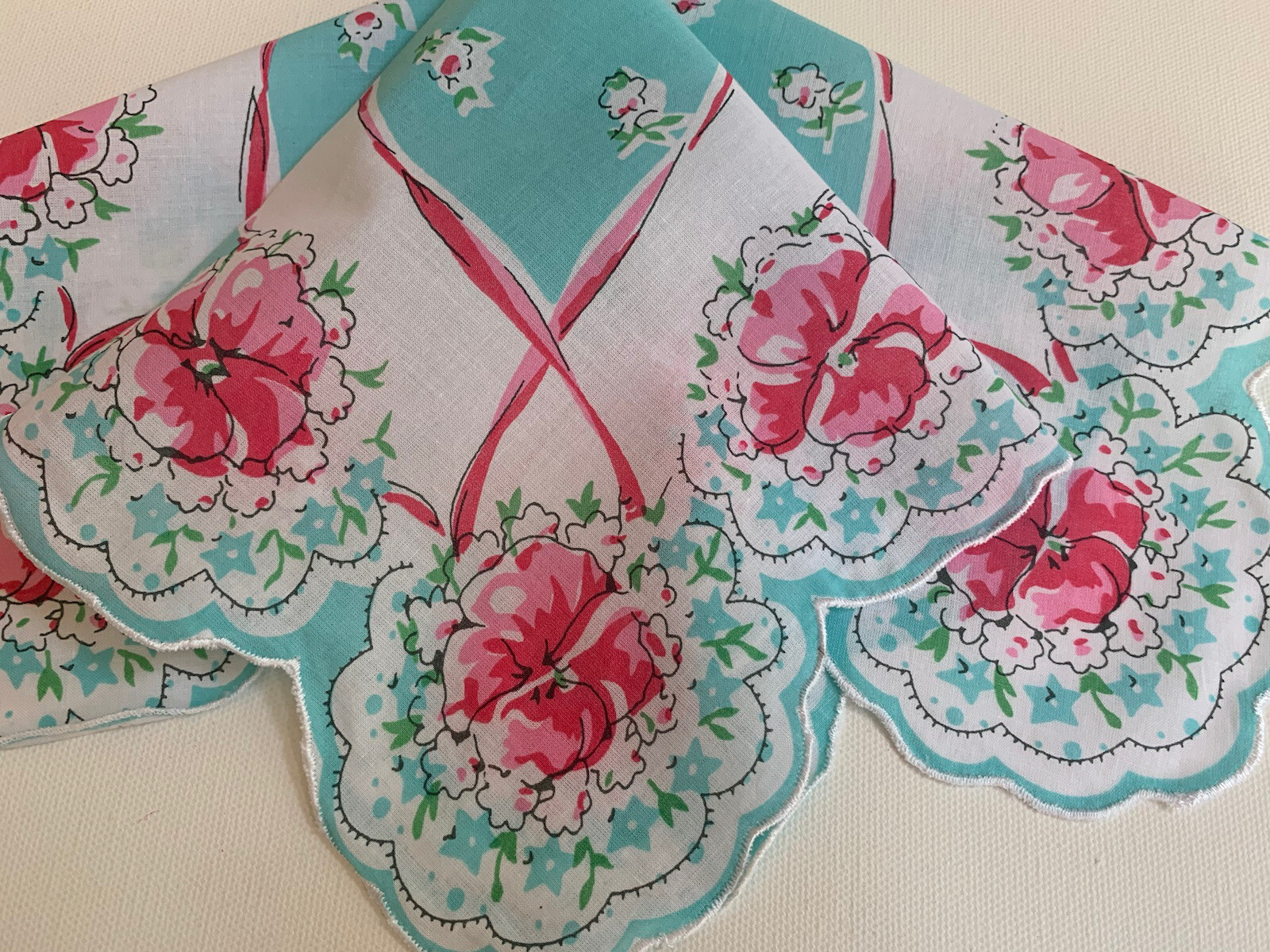 Beautiful New LuRay Handkerchief Hankie! Stunning Aqua & Red Pansy Bouquets !