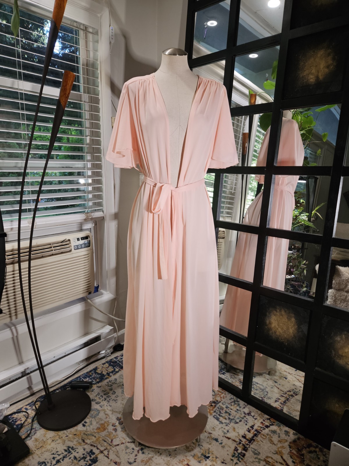 vtg 60-70’s pink chiffon robe with capelet Romantic By Stan Herman Free Size