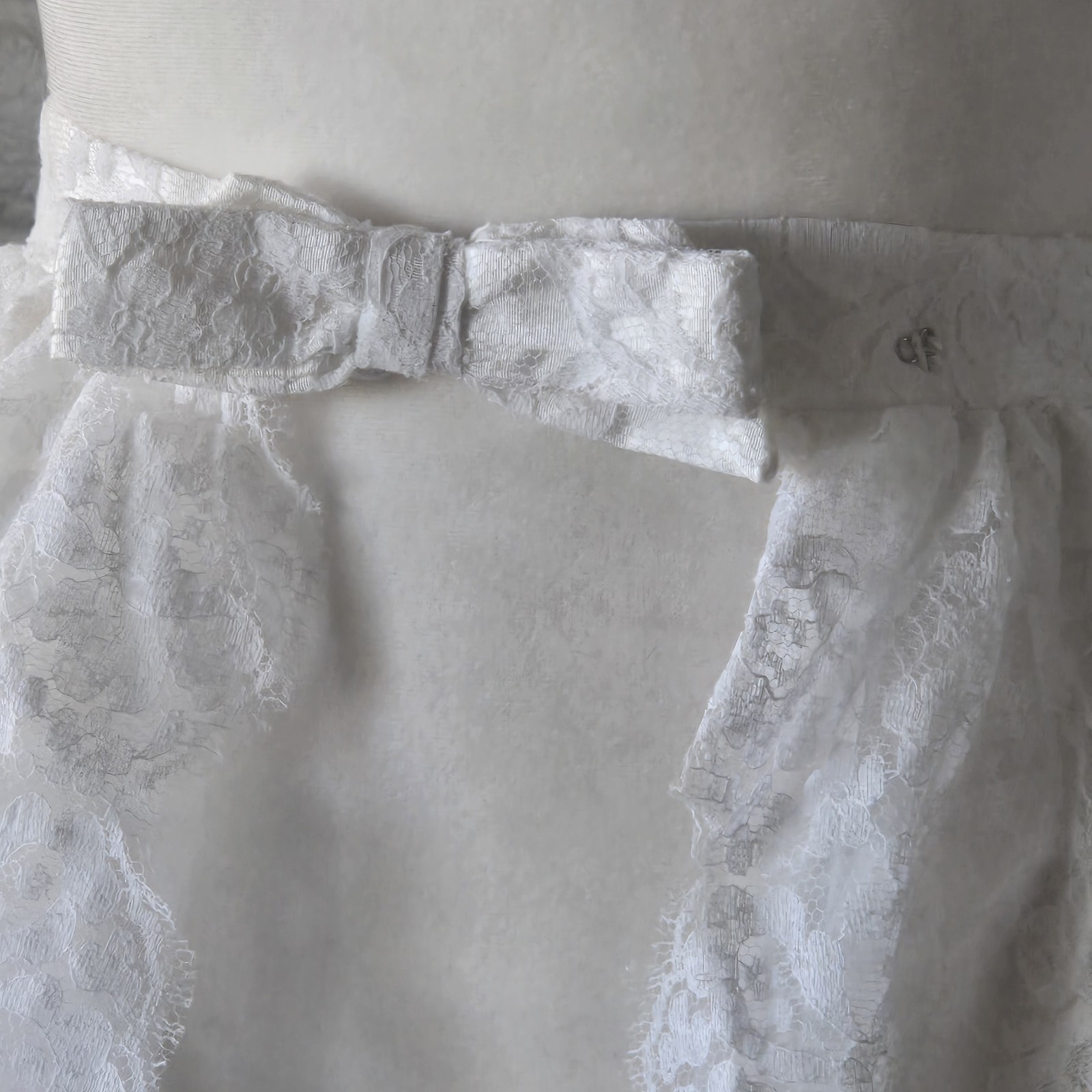Vtg 1950s Lace Wedding Skirt With Train, Flower & Bow Detail, XS/2