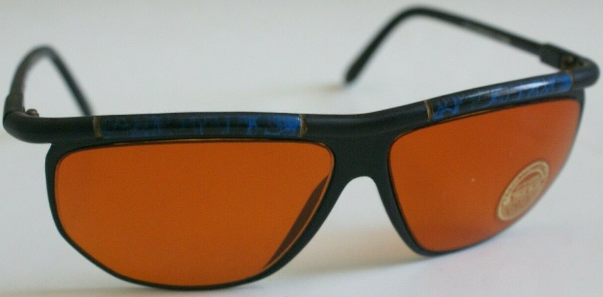 NWT True Vintage Barbara lady’s fashion w/ True Blue Blocker style sunglasses