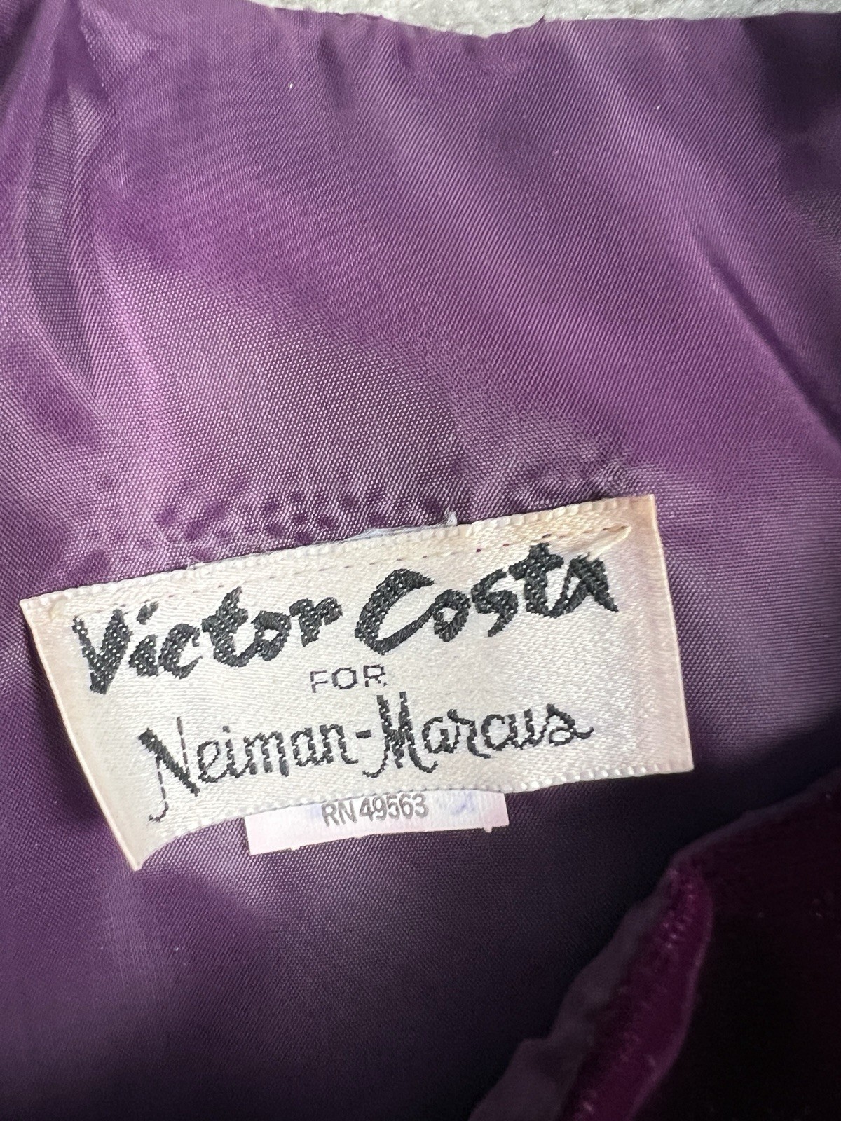 Vintage VICTOR COSTA for Neiman Marcus Dress 12 Dropped Waist Burgundy Velvet6