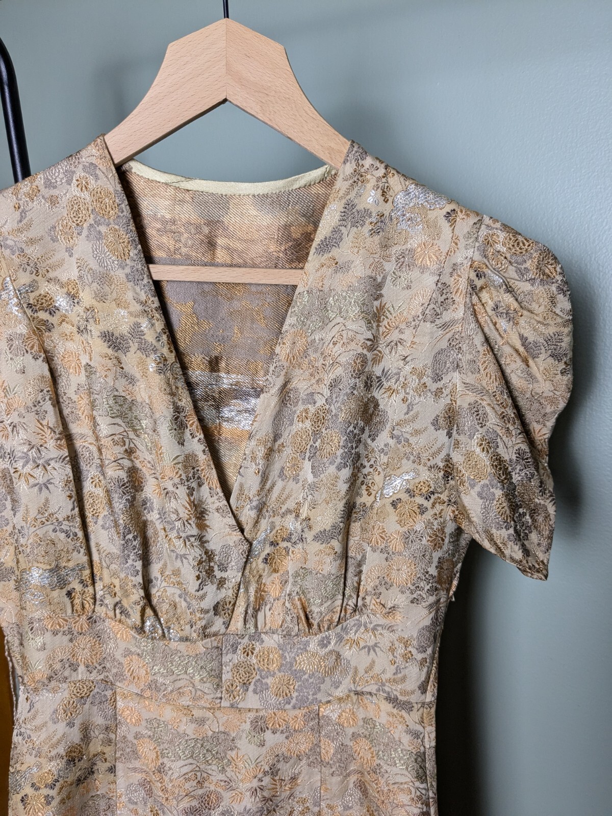 Stunning Shimmer 1940s Bias Cut Gold Vintage Dress